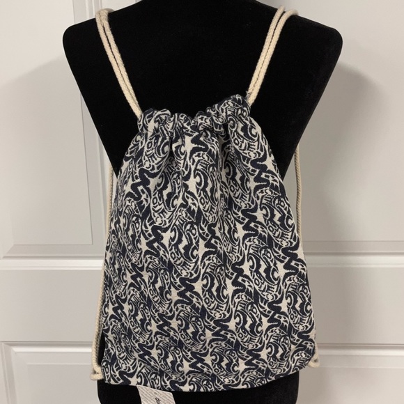 Duchess & Duke Drawstring Daypack - Picture 1 of 3